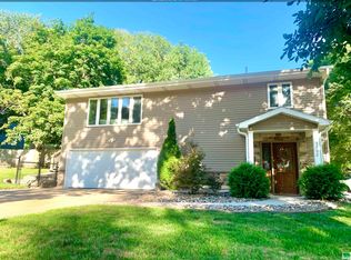 3900 Elmdale Ave, Sioux City, IA 51103