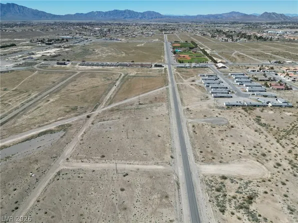 2690 E Eastwind St, Pahrump, NV 89048