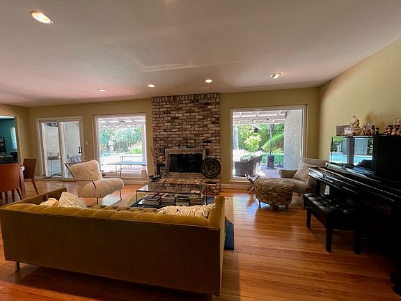 5th image of 1634 Newcastle Dr