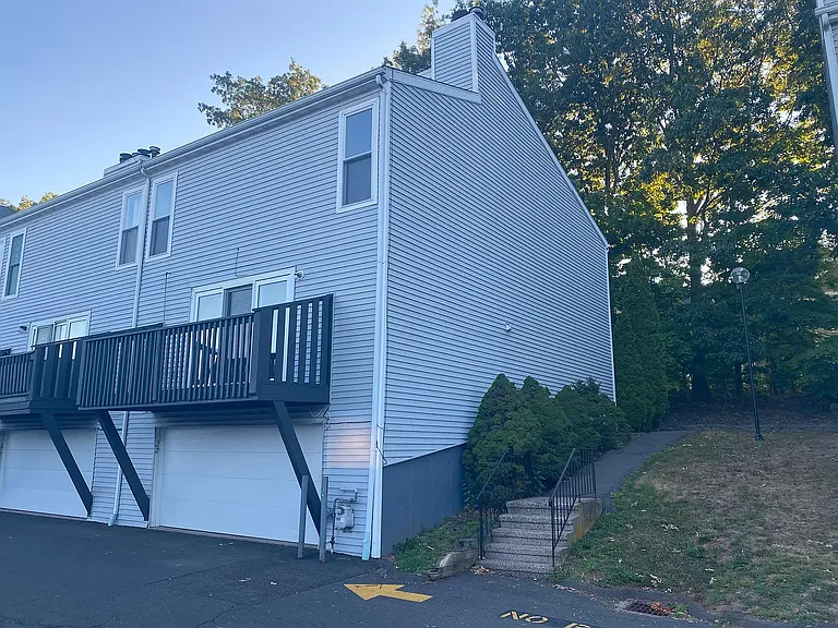 22 Glenview Dr #22 — Photo 1