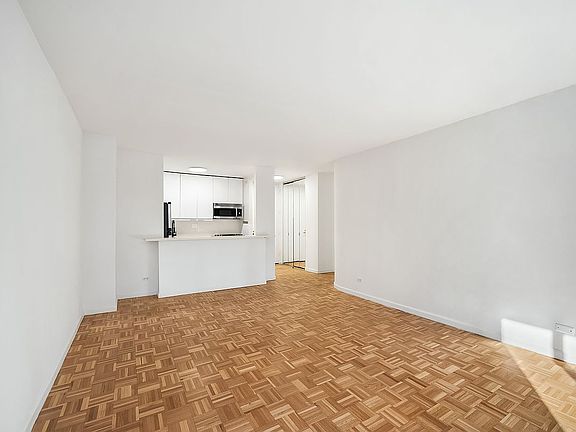 4th image of 255 E 49th St APT 7C
