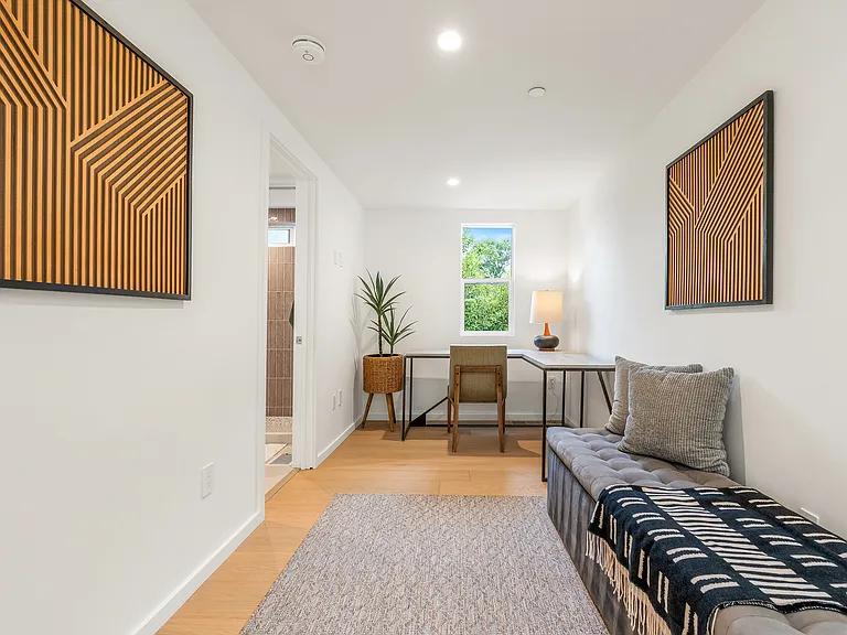 50 Deer Park Ave — Photo 16