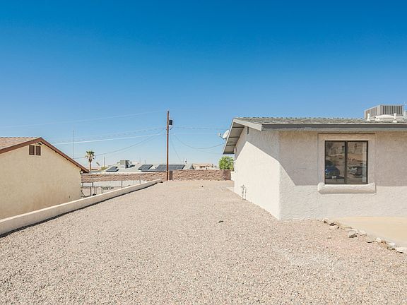 4th image of 4213 Highlander Ave