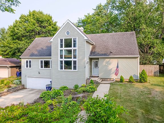 3rd image of 2829 Mackintosh Dr