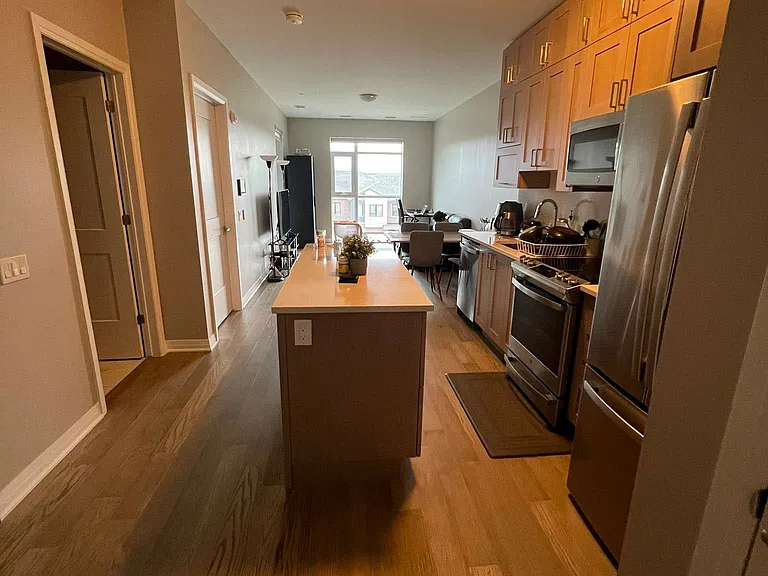 460 Gordon Krantz Ave #321 — Photo 2