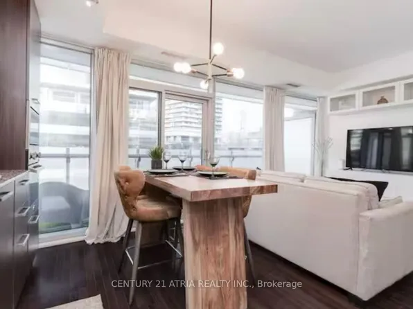 14 York St #512, Toronto, ON M5J 0B1