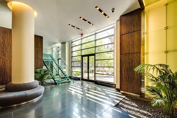 Sold by Dolly Lenz Real Estate LLC | media 32