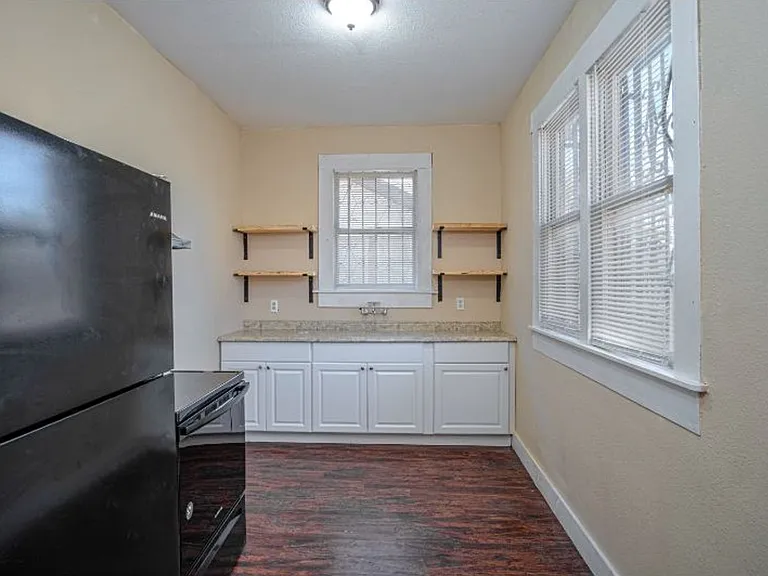 639 Canton — Photo 2