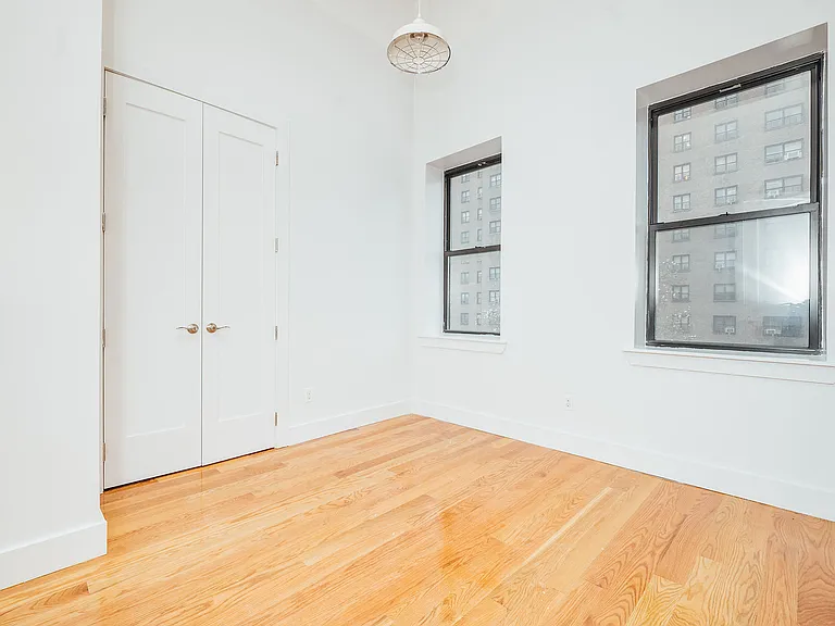 13 Humboldt St #4L — Photo 3