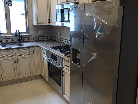 F9684052-7532-4A4C-8D08-8723A110063D