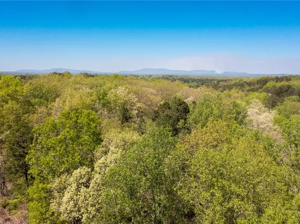 6810 Baux Mountain Rd, Germanton, NC 27019