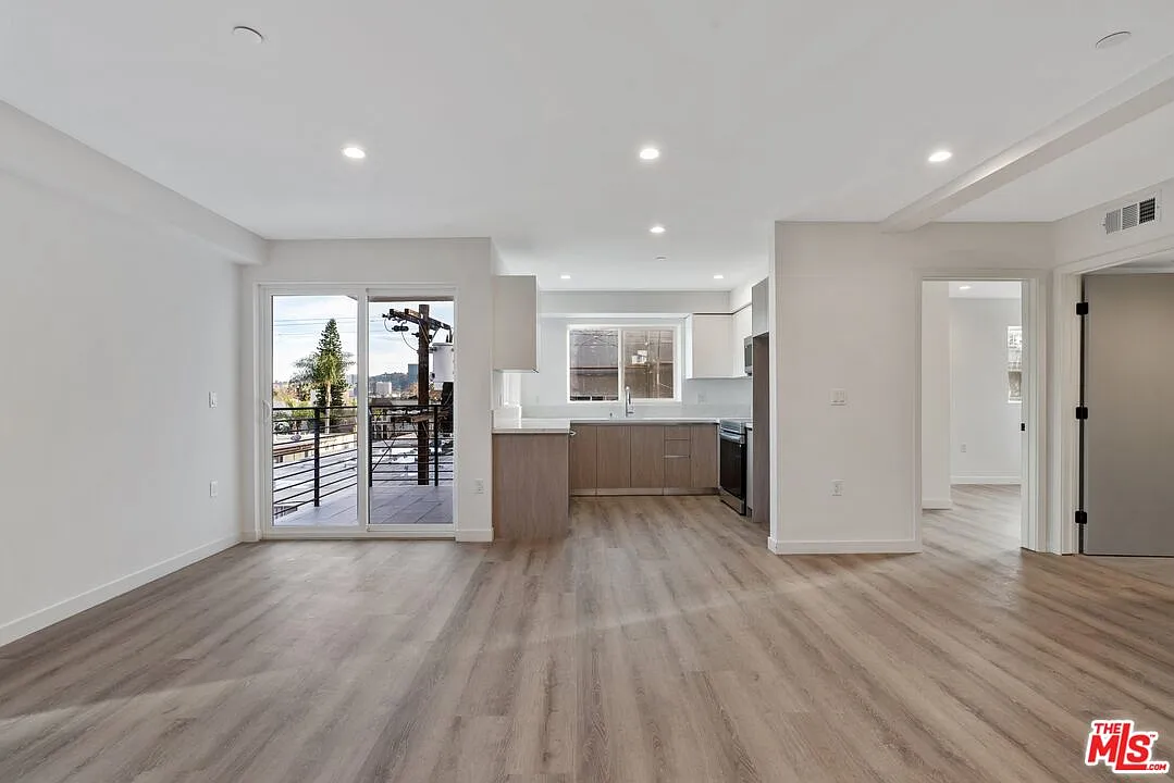1 bed, 1.0 bath, 781 sqft, $2,595 — Photo 3