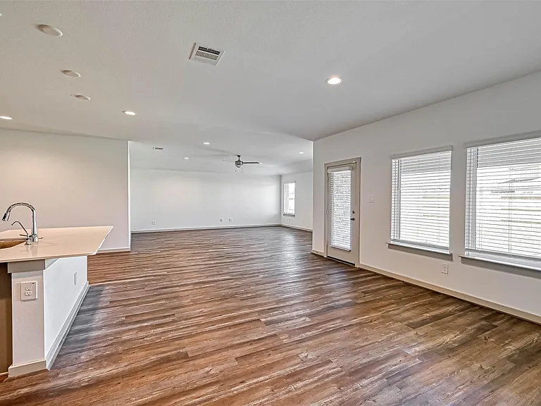 815 Dahlia Petal Dr — Photo 14