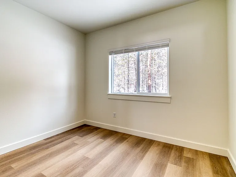 Luxury Apartment in La Pine! — Photo 13
