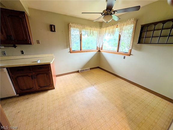 4th image of 21935 Cottonwood Dr