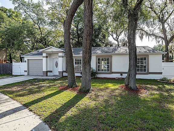 2nd image of 1102 Arboleda Ct