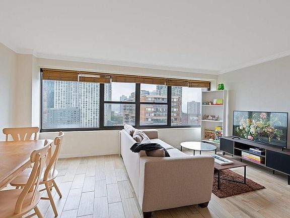 4th image of 135 Montgomery St APT 20H
