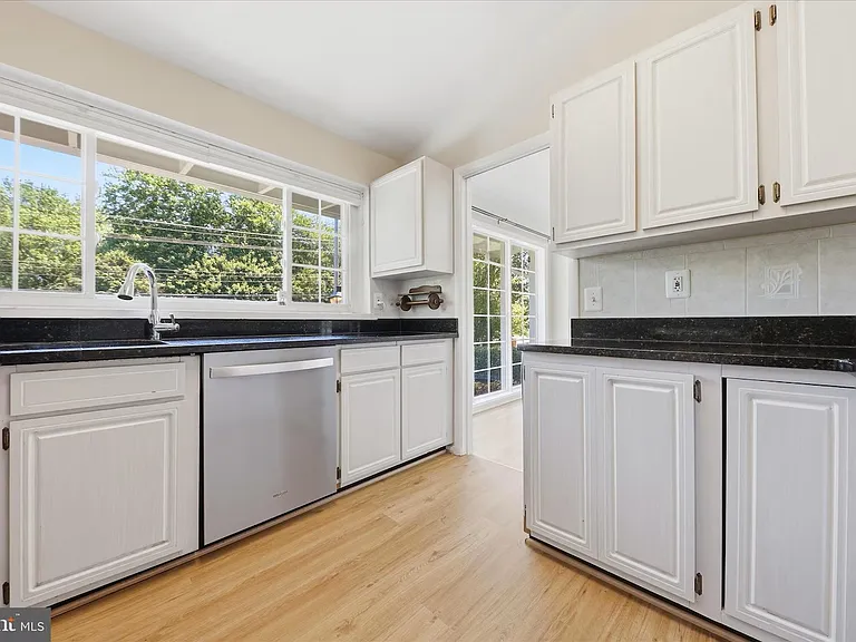1608 Westmoreland St — Photo 11