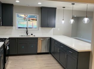 203 Woodland Dr, Vista, CA 92083