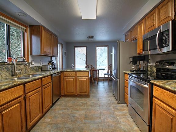 2nd image of 2631 Lemaister Ave