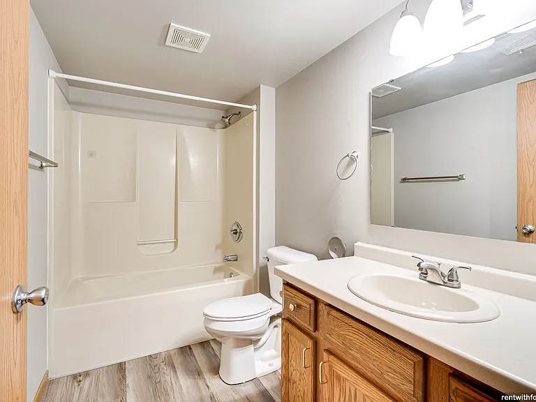 1605 Melissa Ln — Photo 12