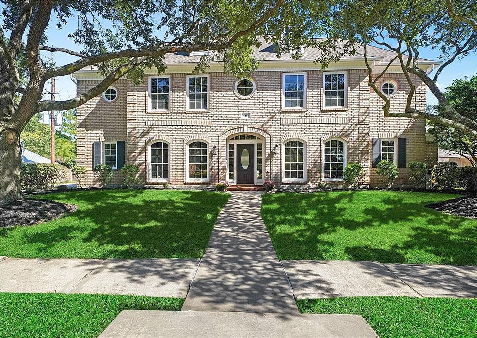 1st image of 3211 S Lake Village Dr