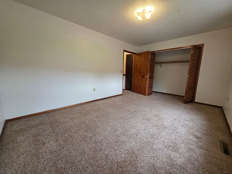 4925 Coventry Ct — Photo 6