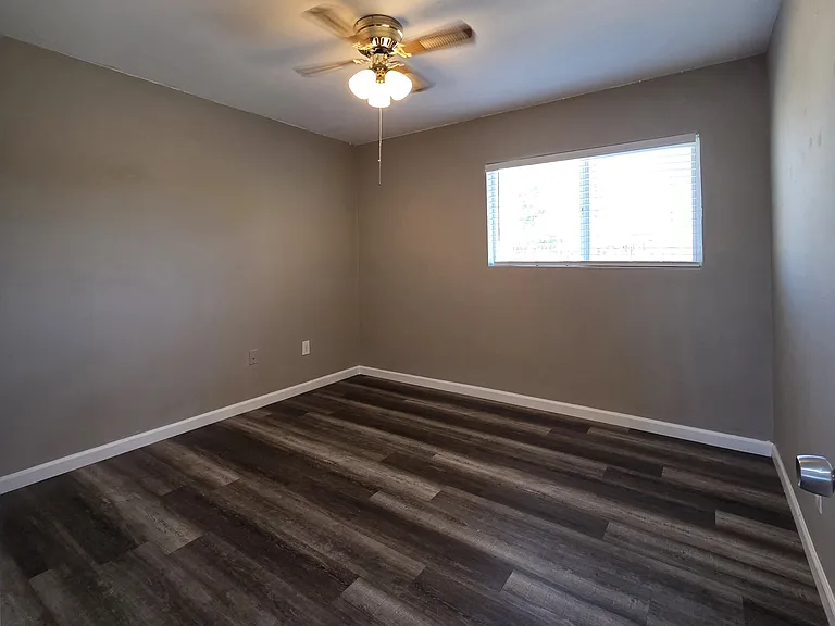 12932 W Tara Ln — Photo 32