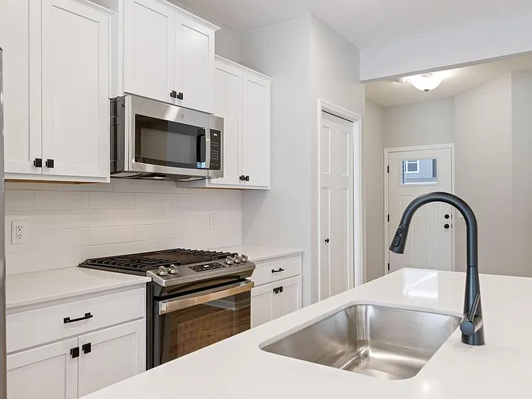 13640 Busch Ln — Photo 19