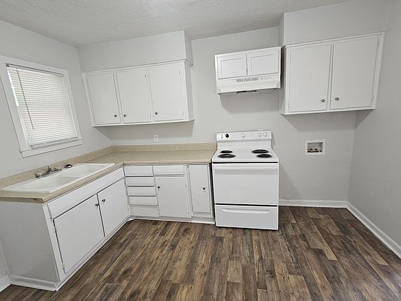 3rd image of 3333 NE 12th St