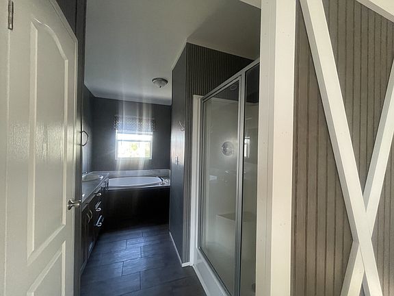 5th image of 3300 Killingsworth Ln #957