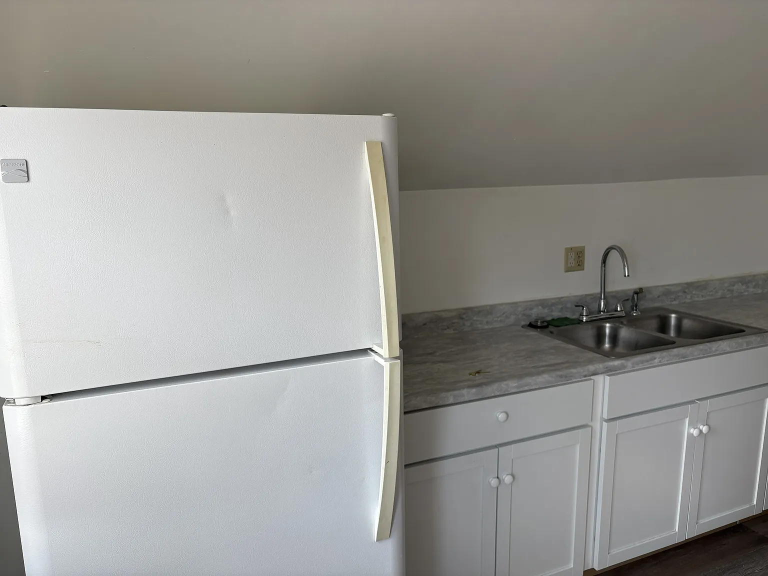 517 Bigler Ave - 3 — Photo 3