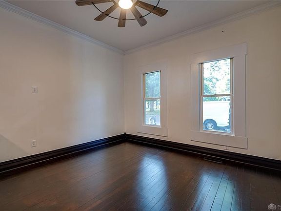 4th image of 235 Park Dr