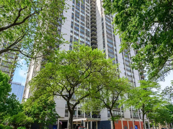 1360 N Sandburg Ter APT 1209C, Chicago, IL 60610