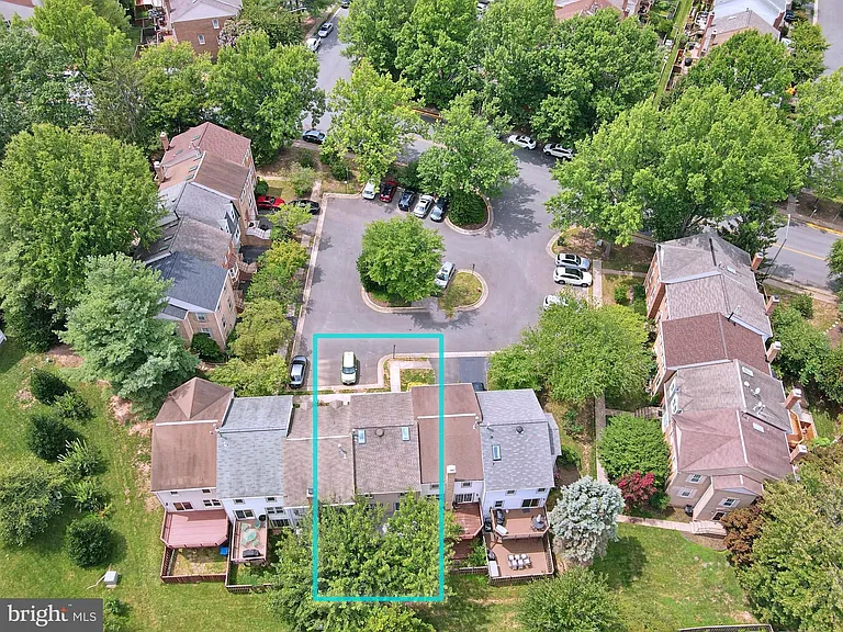 12214 Grassy Hill Ct — Photo 3