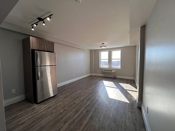 2nd image of 104 N Grove St #711