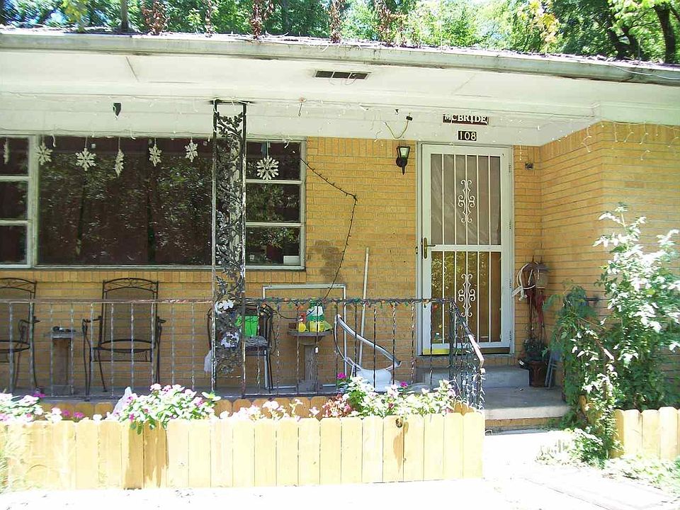 2nd image of 108 Holly St