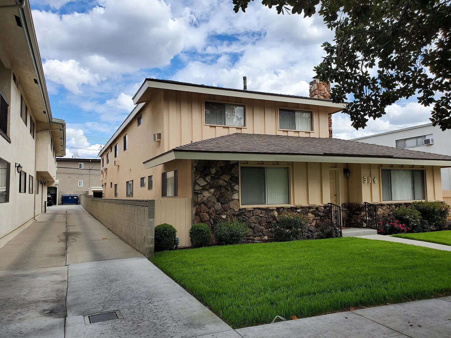 316 North Monterey Street — Photo 3
