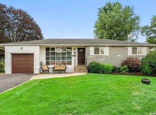 118 Albany St, Deer Park, NY 11729