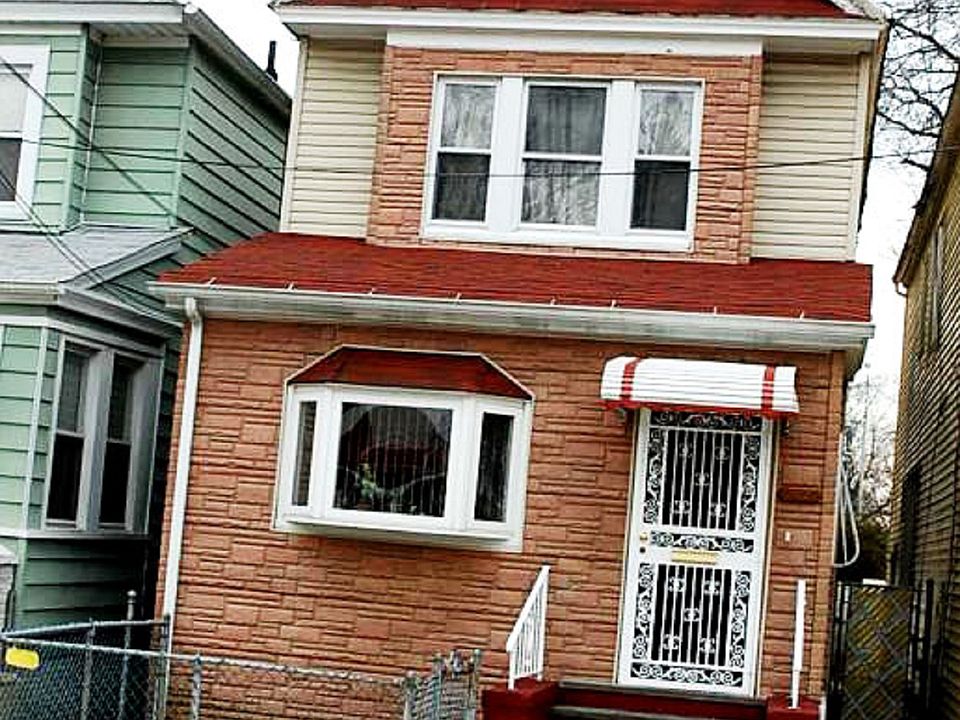 1st image of 10428 93rd Ave