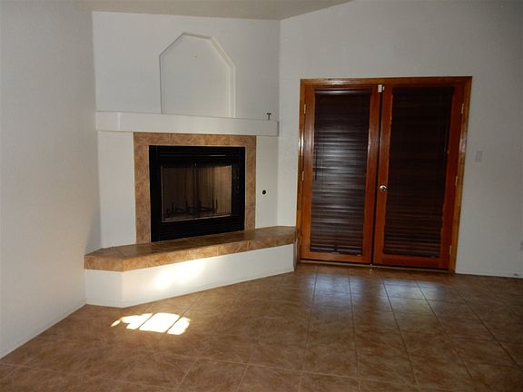 3rd image of 2665 S Paloma Ave