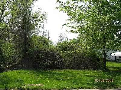 1st image of 33 East Dr