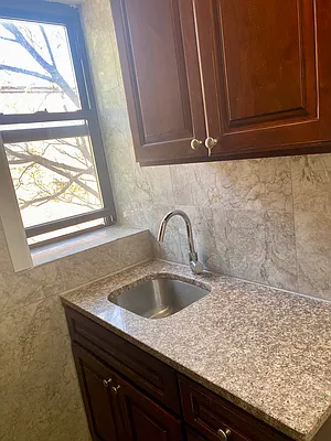 Rented by Trademarko Realty Inc | media 10