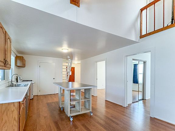 4th image of 2713 3rd St E
