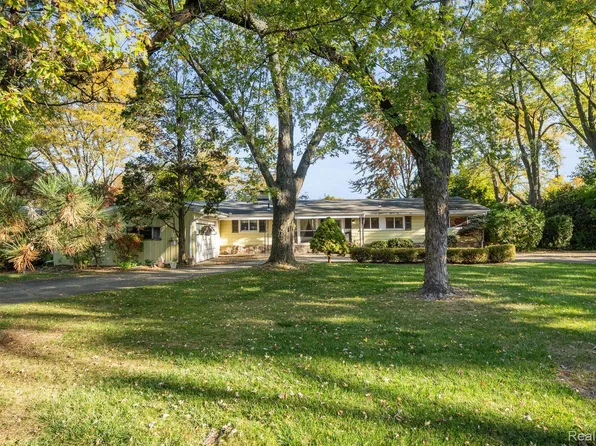 29546 Gilchrest St, Farmington Hills, MI 48334