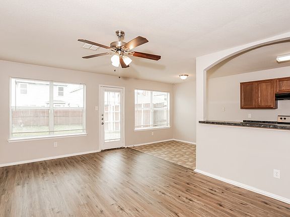 5th image of 10709 Many Oaks Dr