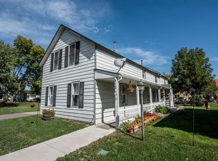 412 N Cedar St, Chaska, MN 55318