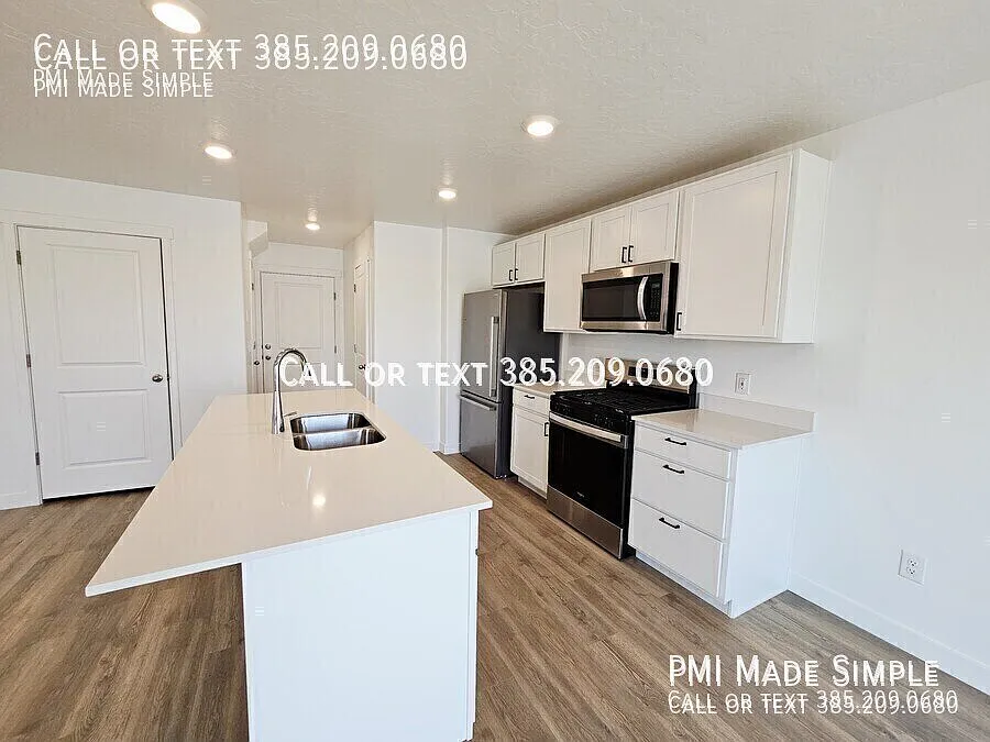 $250 Off 1st Mo! Beautiful, Spacious And Bright Townhome In Saratoga Springs — Photo 3