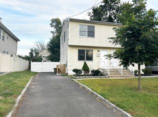 712 Pershing Ave #2, Middlesex, NJ 08846