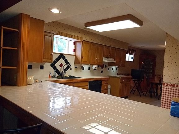 3rd image of 228 Township Road 1287